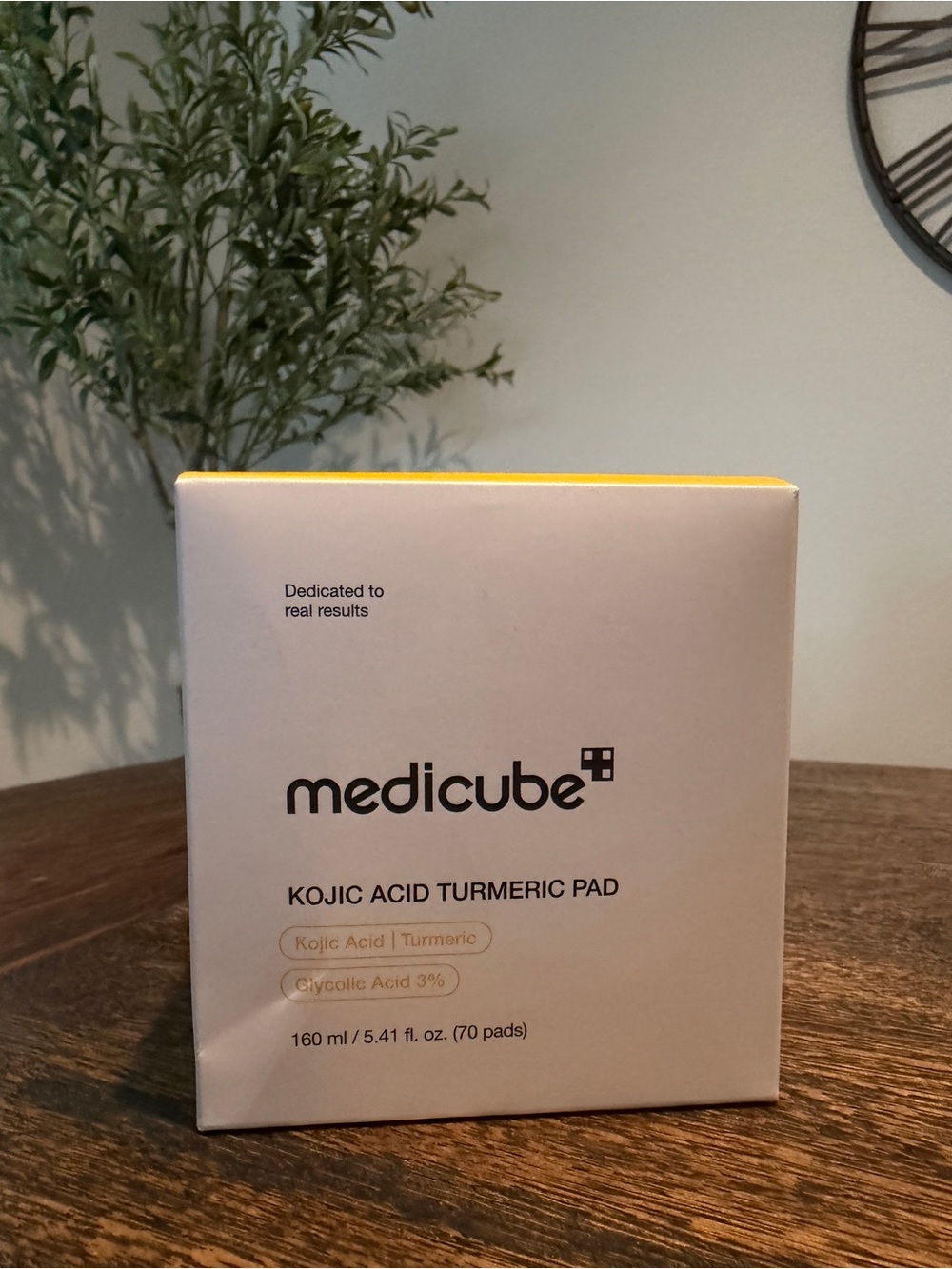 medicube Kojic Acid Turmeric Toner Pads - White/Yellow